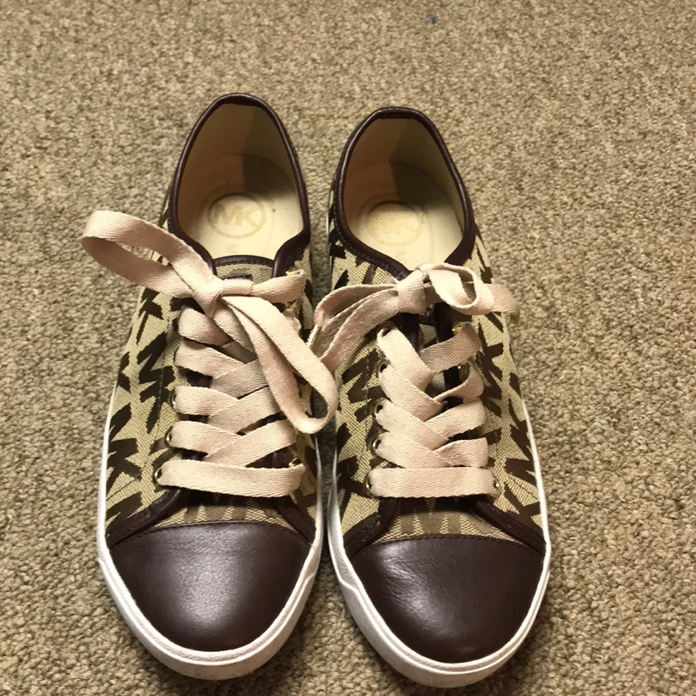 Michael Kors shoes - Picture 2 of 3